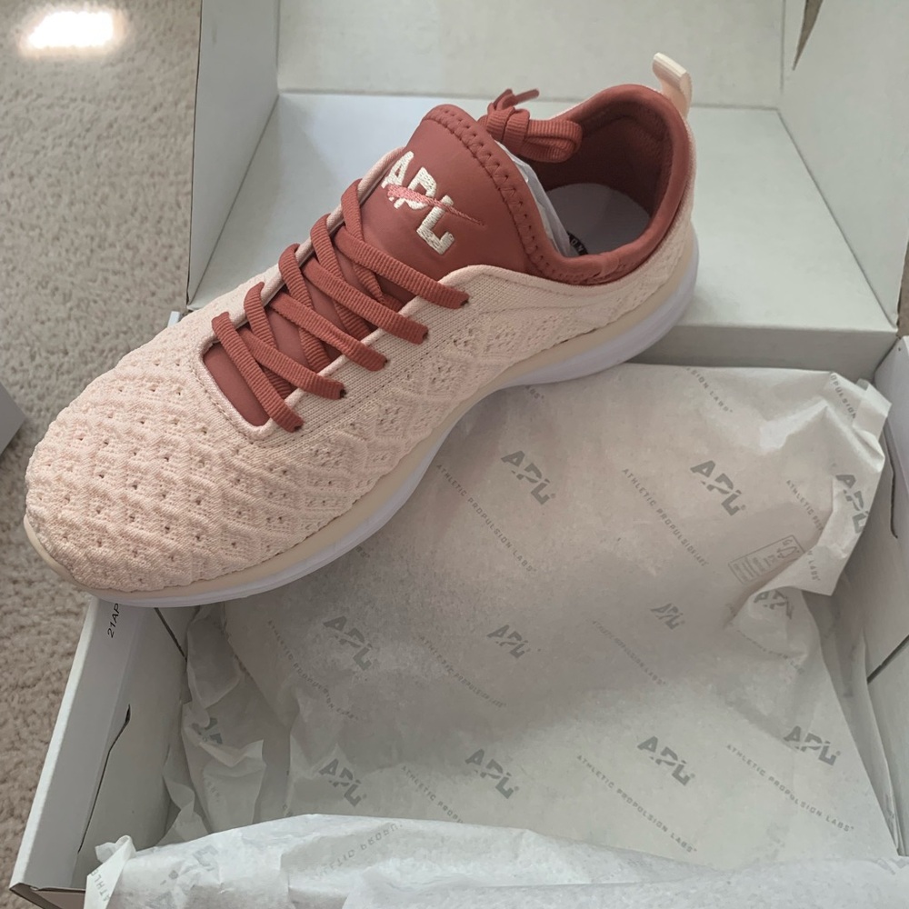 NIB, Women’s techloom phantom,  Creme / Cedar / White, size 7.5 - Picture 10 of 10